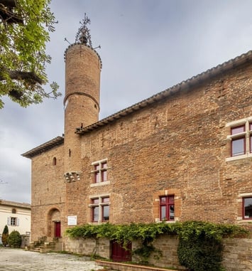Visite guidée à 2 voix du château de Bioule (français et occitan)