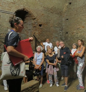 Visite guidée des vestiges médiévaux